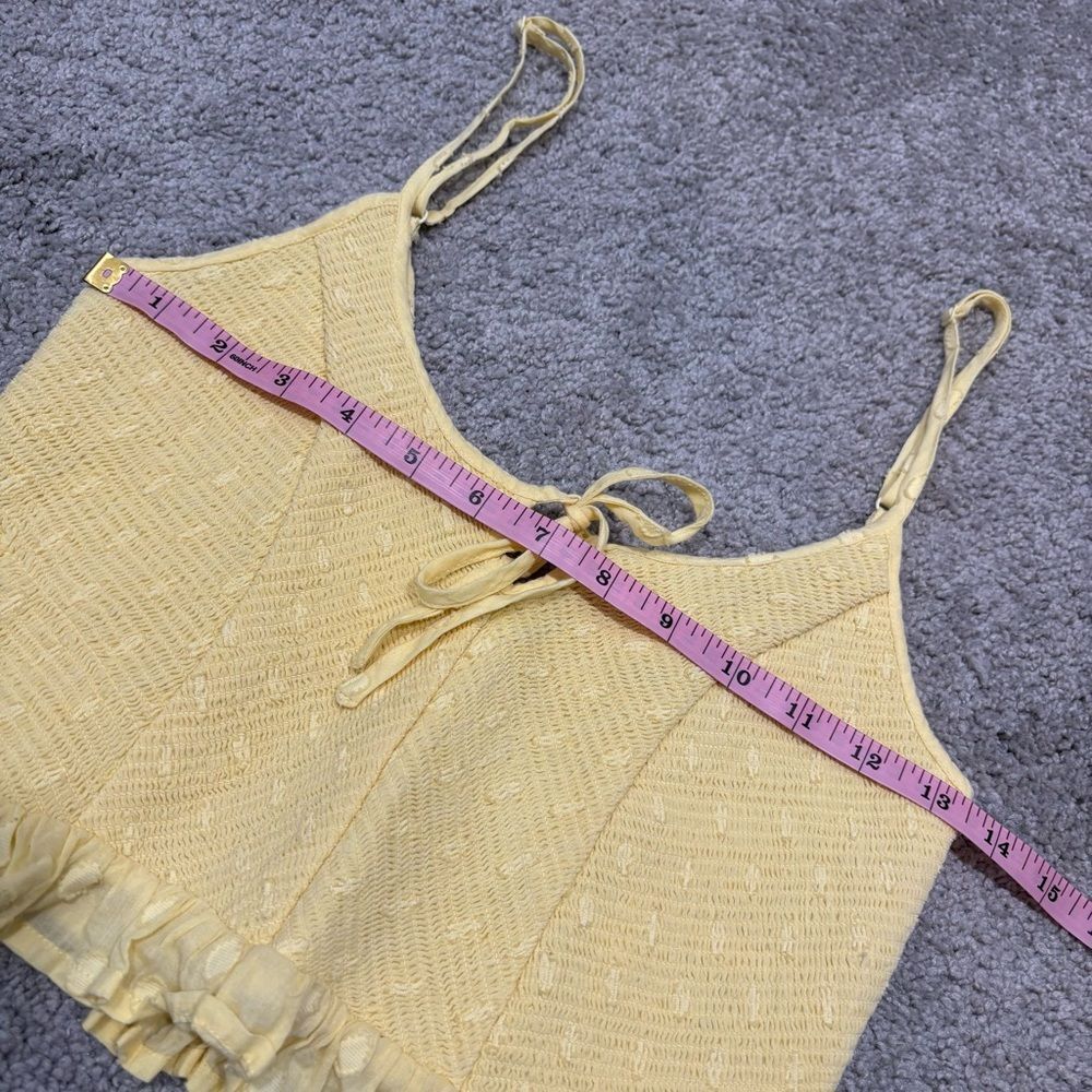 Urban Outfitters Butter Yellow Smocked Ruffle Crop Top Size M - Picture 8 of 10